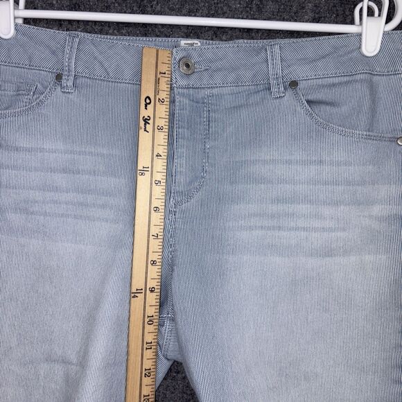 Artisan NY Pants Womens Size 12 Blue Striped Capri Stretch Beach Coastal Preppy - Picture 7 of 11